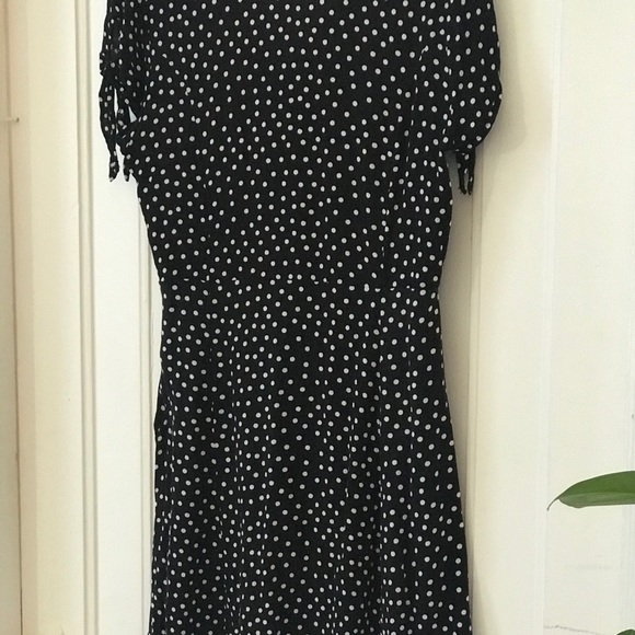 Cute lightweight H&M dress - Picture 3 of 5